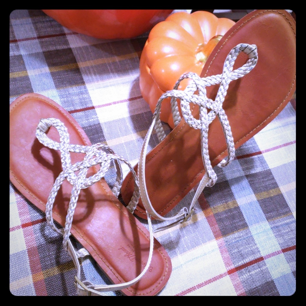 Universal Thread sandals